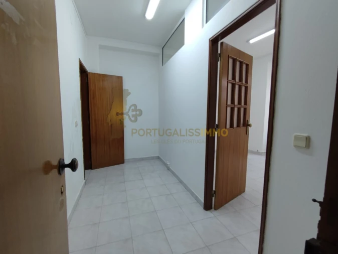 Escritório para Arrendamento em São João Baptista e Santa Maria dos Olivais Foto 2