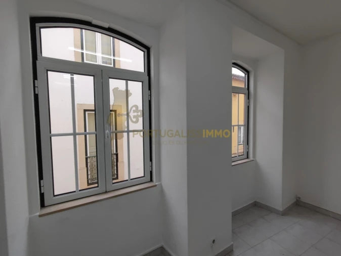 Escritório para Arrendamento em São João Baptista e Santa Maria dos Olivais Foto 11