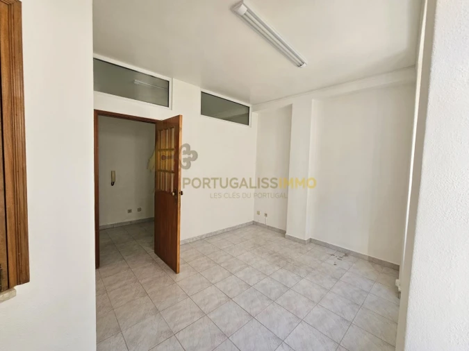 Escritório para Arrendamento em São João Baptista e Santa Maria dos Olivais Foto 15