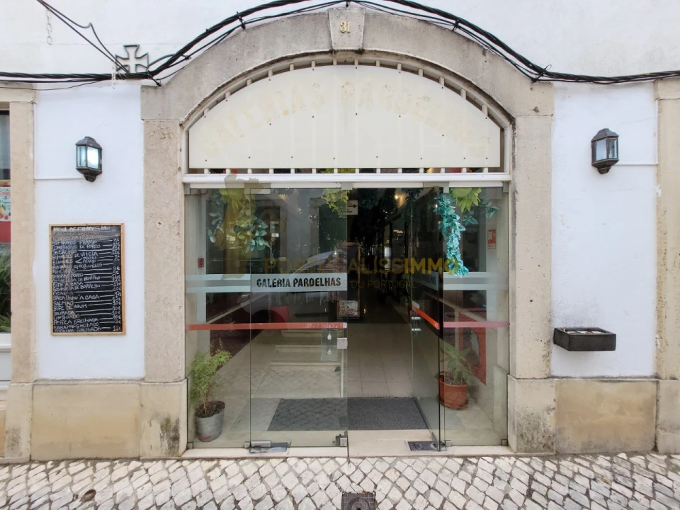 Loja para Venda em São João Baptista e Santa Maria dos Olivais Foto 1