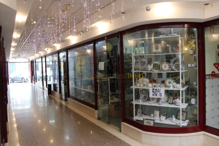 Loja para Venda em São João Baptista e Santa Maria dos Olivais Foto 2