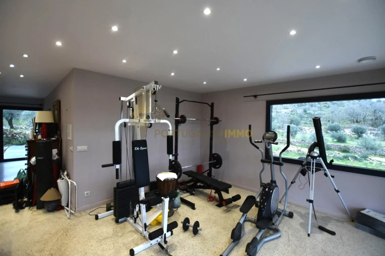 Moradia T5 para Venda em Pussos São Pedro Foto 33