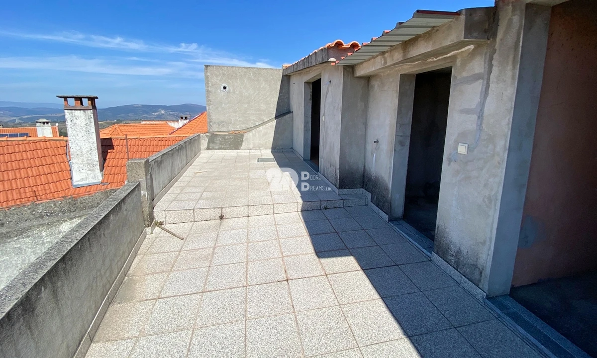 Moradia T3 para Venda em Barcos e Santa Leocádia Foto 2