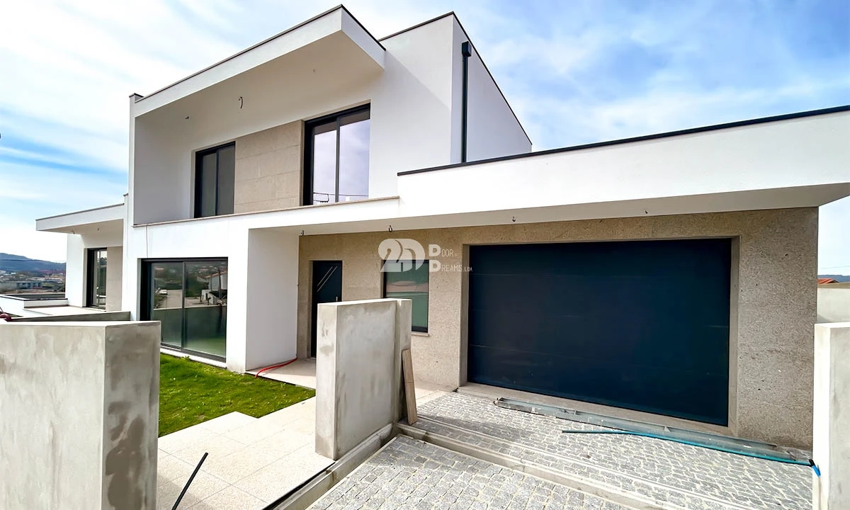 Moradia T4 para Venda em Lemenhe, Mouquim e Jesufrei Foto 1