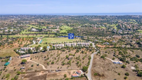 Terreno para Venda em Estômbar e Parchal