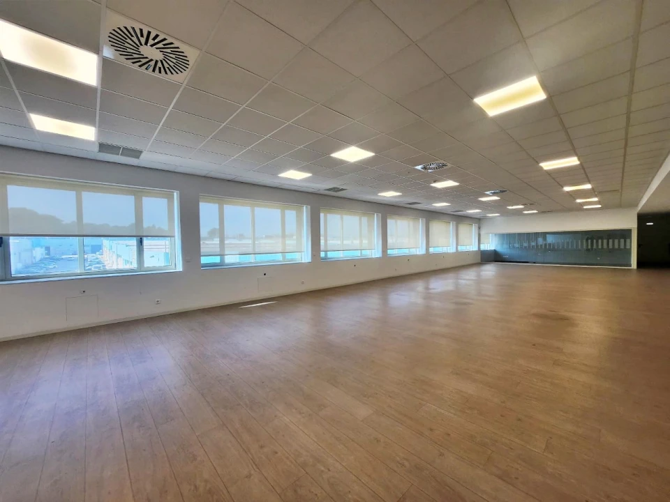 Escritório para Arrendamento em Castêlo da Maia Foto 1