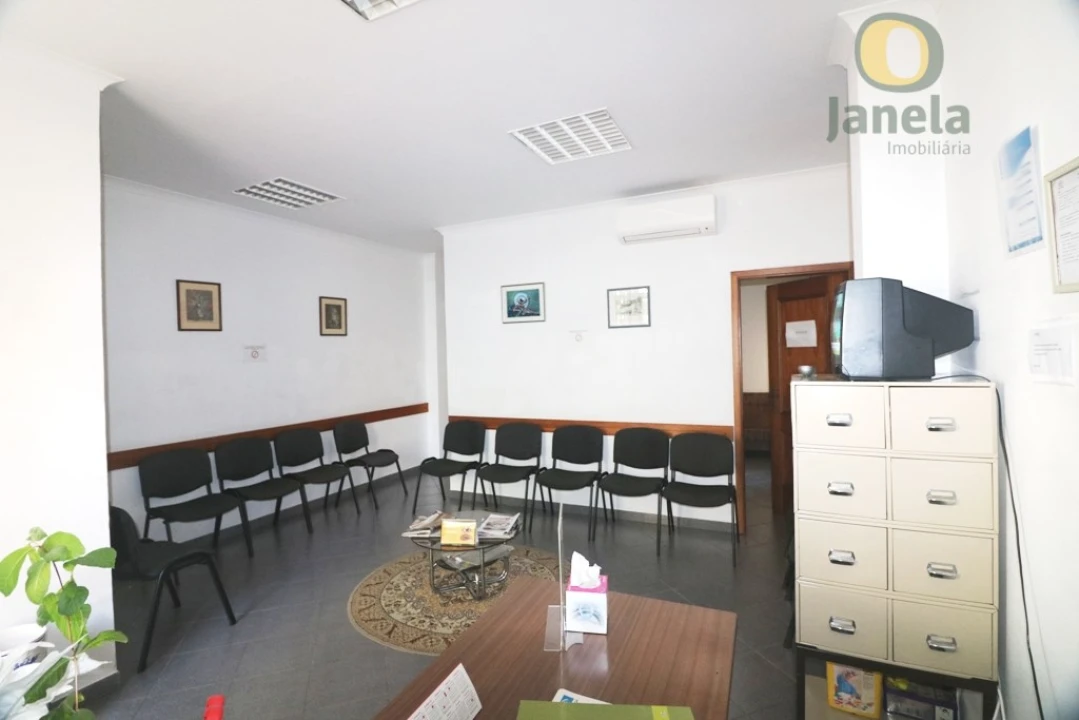 Loja para Venda em Olhão Foto 1