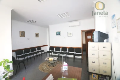 Loja para Venda em Olhão