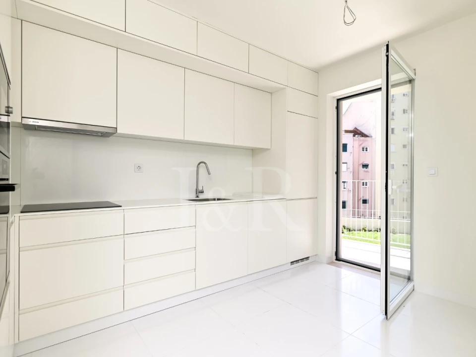 Apartamento T2 para Venda em Areeiro Foto 5