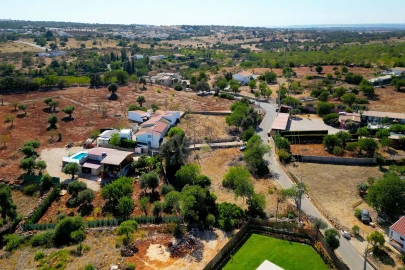 Terreno para Venda em Albufeira e Olhos de Água