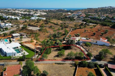Terreno para Venda em Albufeira e Olhos de Água