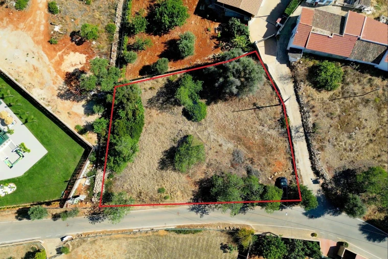 Terreno para Venda em Albufeira e Olhos de Água Foto 2
