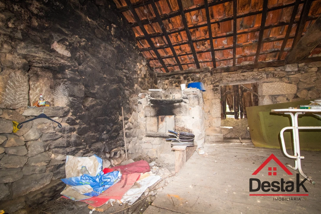 Moradia T0 para Venda em Cambra e Carvalhal de Vermilhas Foto 8