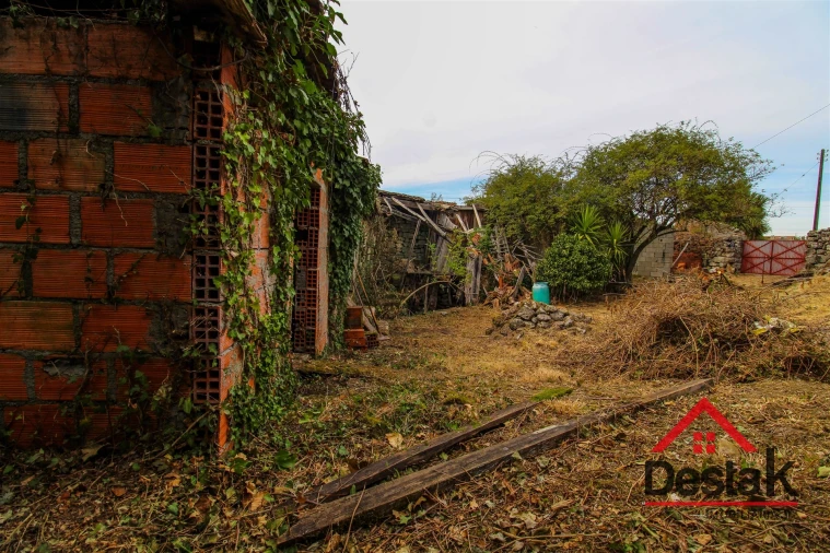 Moradia T0 para Venda em Cambra e Carvalhal de Vermilhas Foto 12