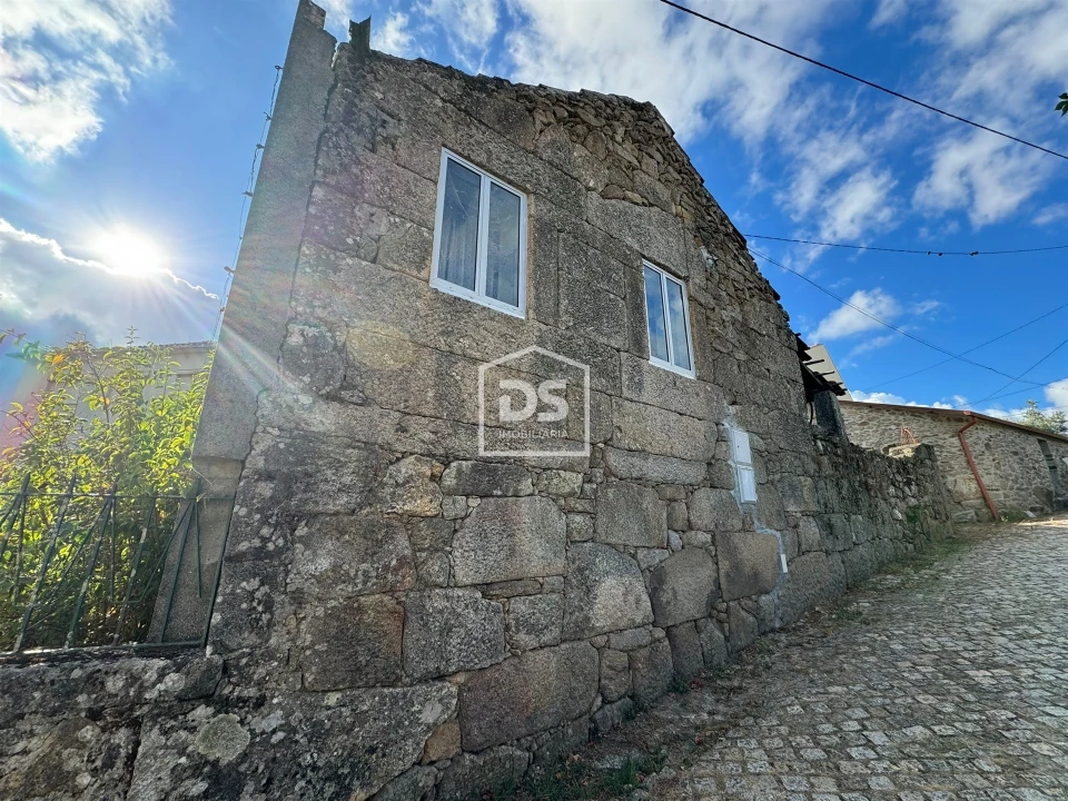 Moradia T3 para Venda em Vila Cova do Covelo/Mareco Foto 3