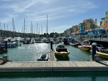 Moradia T4 para Venda em Albufeira e Olhos de Água