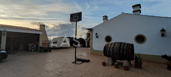 Moradia T4 para Venda em São Bartolomeu de Messines