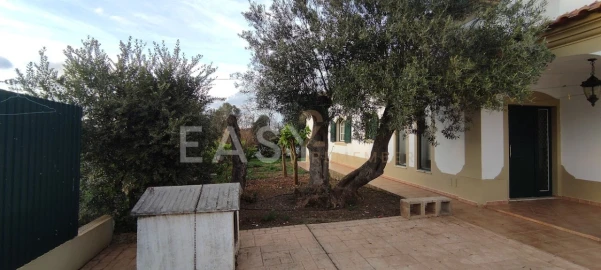 Moradia T4 para Venda em São Bartolomeu de Messines