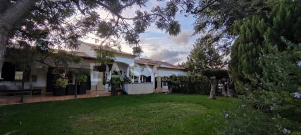 Moradia T4 para Venda em São Bartolomeu de Messines