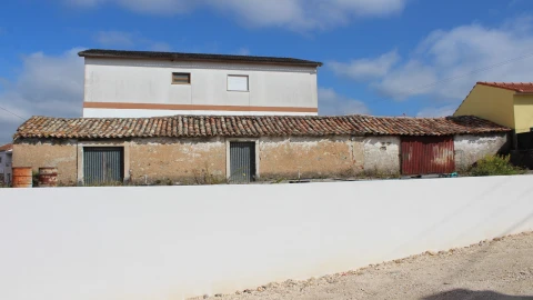 Moradia T1 para Venda em Marrazes e Barosa
