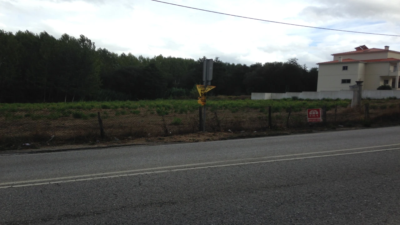 Terreno para Venda em Souto da Carpalhosa e Ortigosa Foto 1
