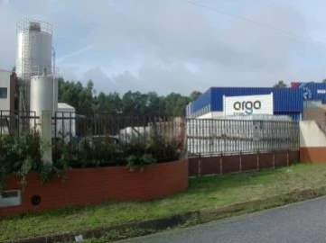 Terreno Comércio / Armazém para Venda em Souto da Carpalhosa e Ortigosa