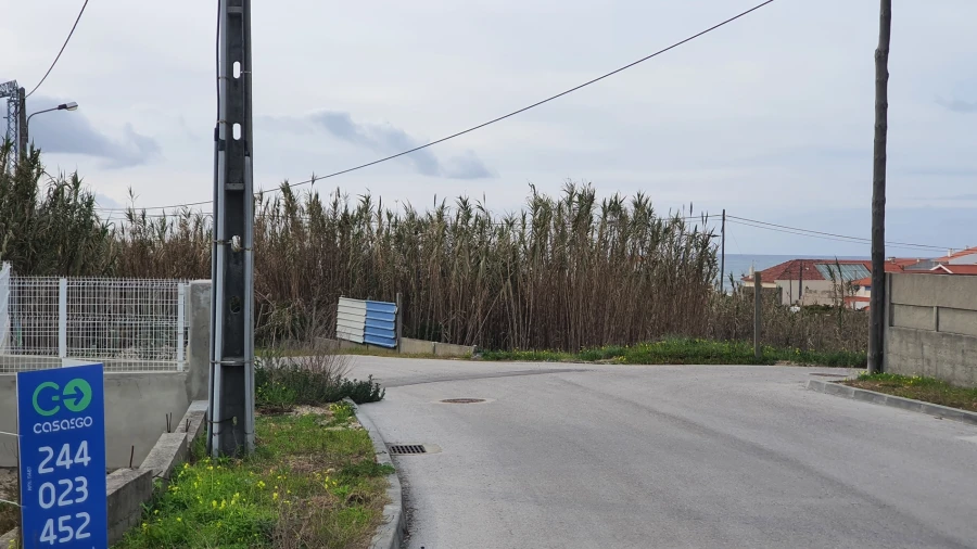Terreno para Venda em Coimbrão