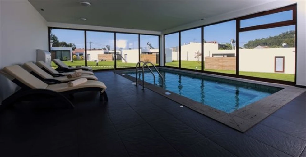 Negócio para Venda em Monte Redondo e Carreira Foto 8