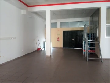 Loja para Venda em Marrazes e Barosa