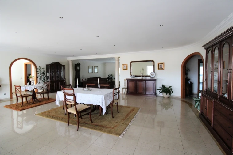 Moradia T4 para Venda em Regueira de Pontes Foto 3