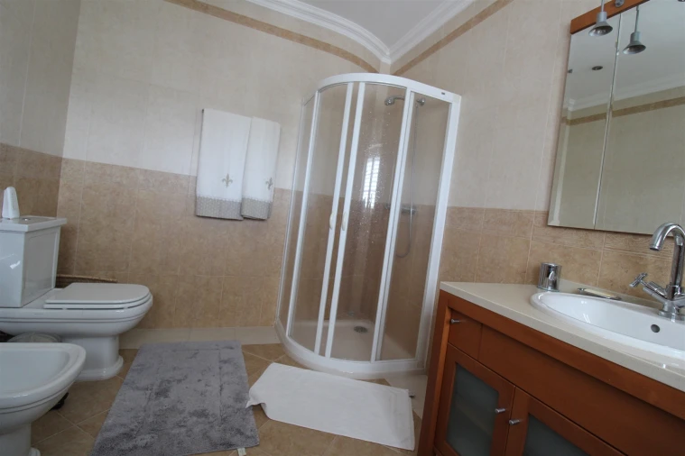 Moradia T4 para Venda em Regueira de Pontes Foto 48