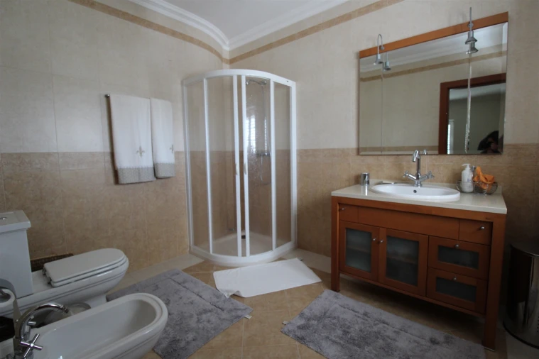 Moradia T4 para Venda em Regueira de Pontes Foto 19