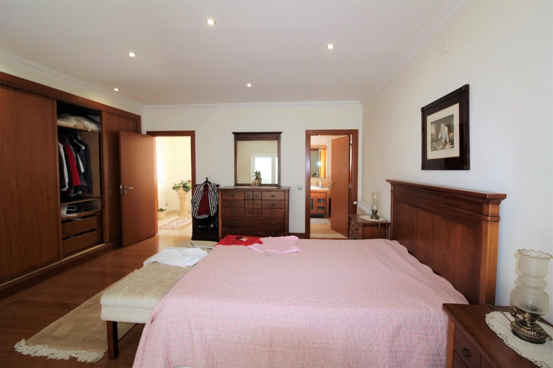 Moradia T4 para Venda em Regueira de Pontes Foto 11