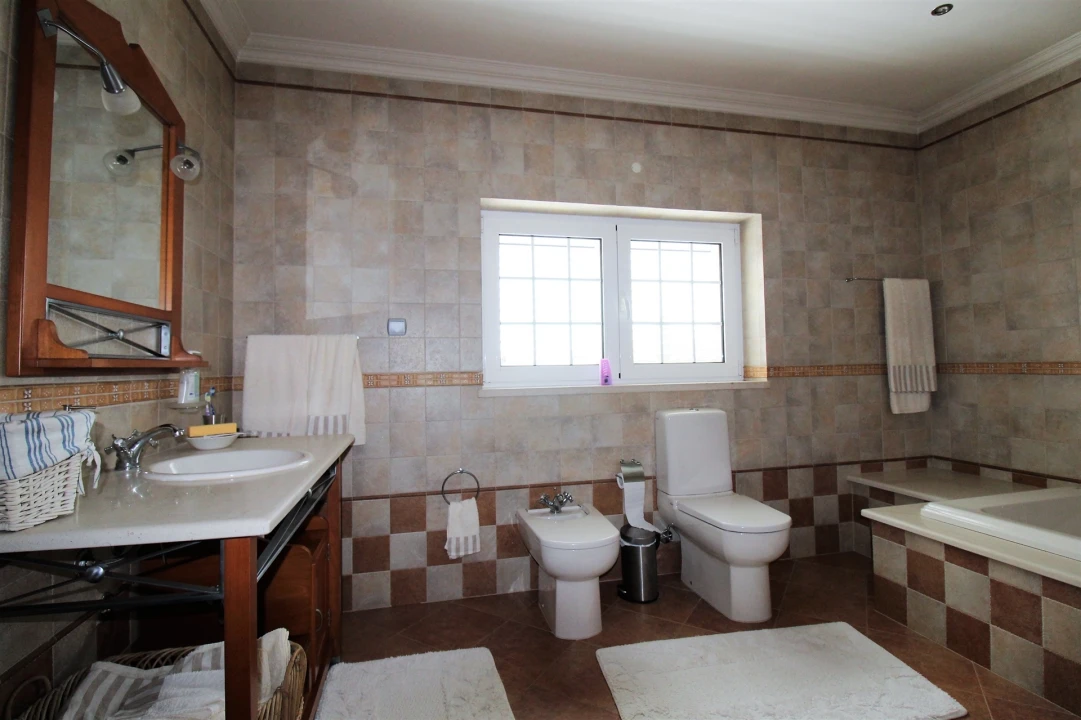 Moradia T4 para Venda em Regueira de Pontes Foto 15