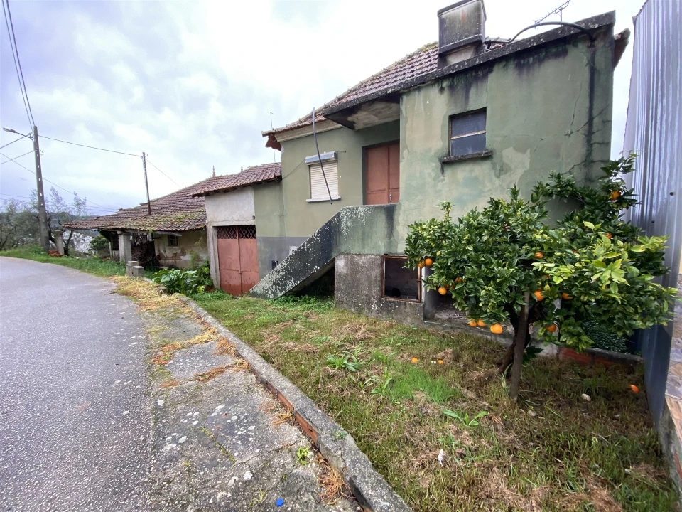 Moradia T0 para Venda em Santiago e São Simão de Litém e Albergaria dos Doze Foto 1