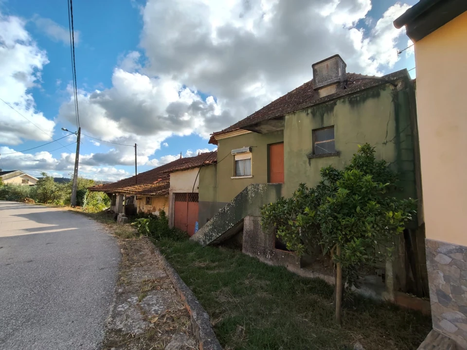 Moradia T3 para Venda em Santiago e São Simão de Litém e Albergaria dos Doze Foto 2