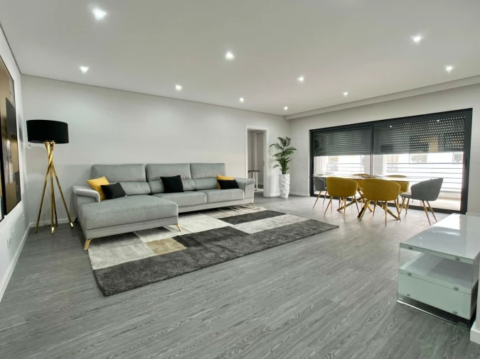Apartamento T3 para Venda em Quelfes Foto 2