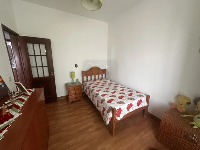Moradia T4 para Venda em Olhão Foto 5