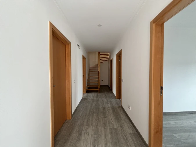 Prédio para Venda em Vieira de Leiria Foto 32