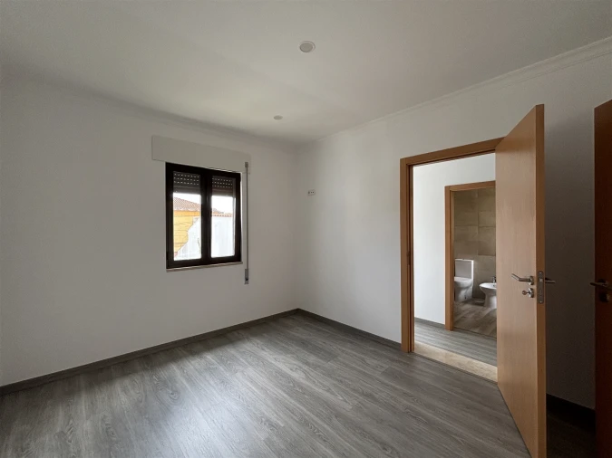 Prédio para Venda em Vieira de Leiria Foto 16