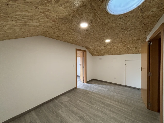 Prédio para Venda em Vieira de Leiria Foto 27