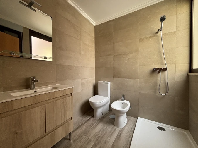 Prédio para Venda em Vieira de Leiria Foto 15