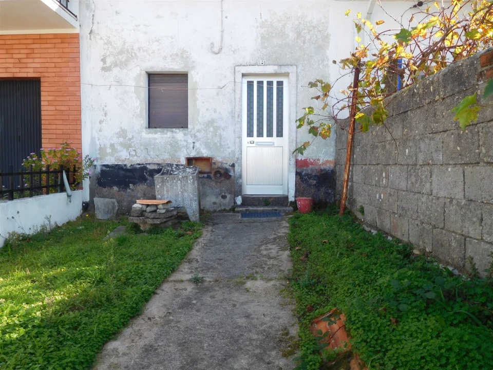 Moradia T2 para Venda em Marrazes e Barosa Foto 1