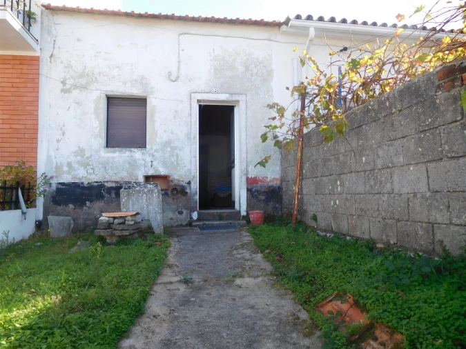Moradia T2 para Venda em Marrazes e Barosa Foto 2