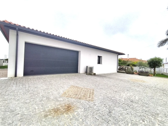 Moradia T2 para Venda em Vieira de Leiria Foto 25