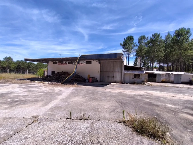 Armazém para Venda em Carnide Foto 1