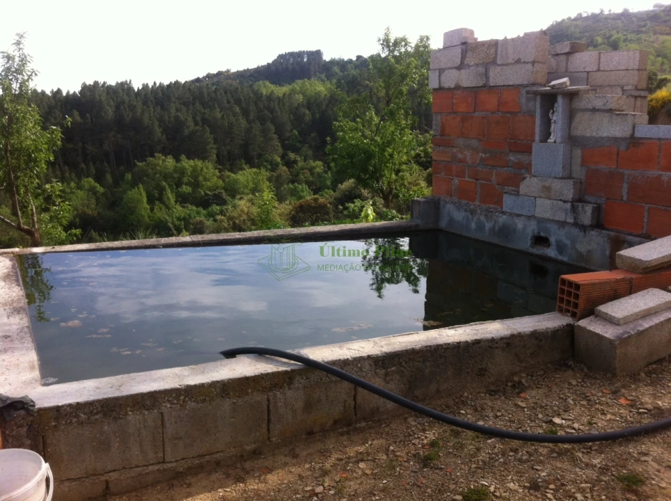 Quinta T0 para Venda em Rabal Foto 1