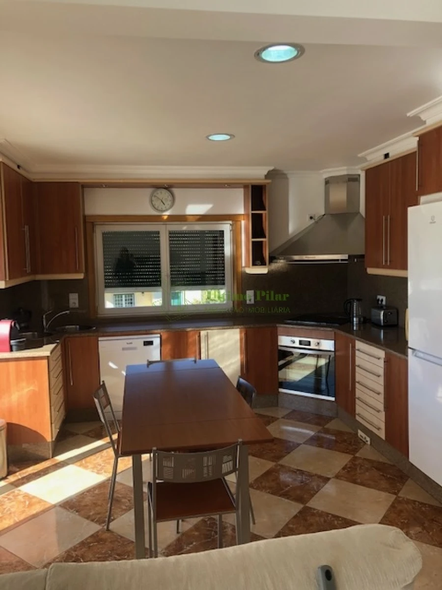 Moradia T5 para Venda em Sé, Santa Maria e Meixedo Foto 13