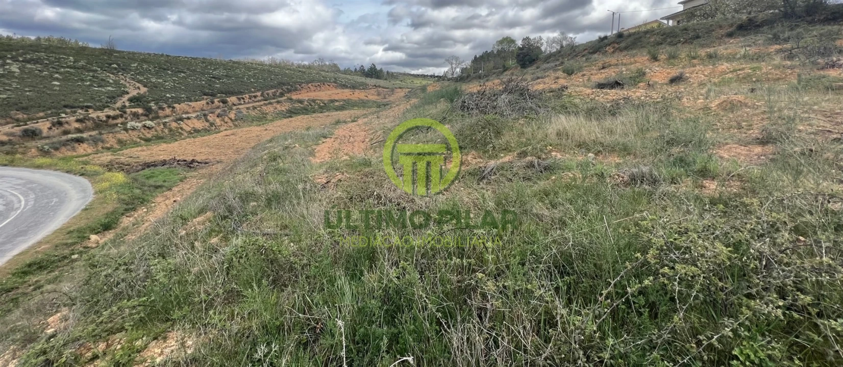 Moradia T3 para Venda em Pinelo Foto 7