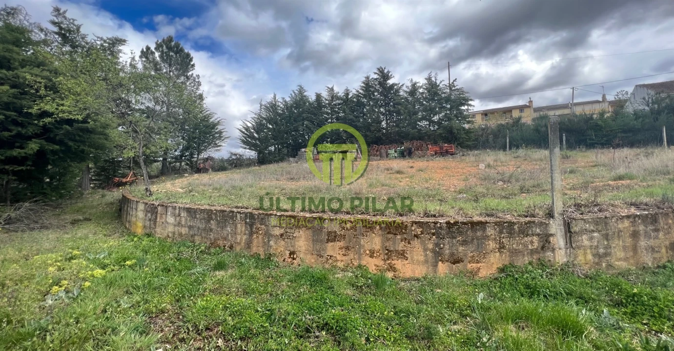 Moradia T3 para Venda em Pinelo Foto 5